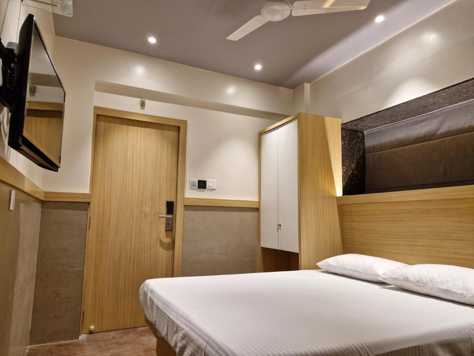 Avenue 10 Boutique Hotel Пуне Екстер'єр фото