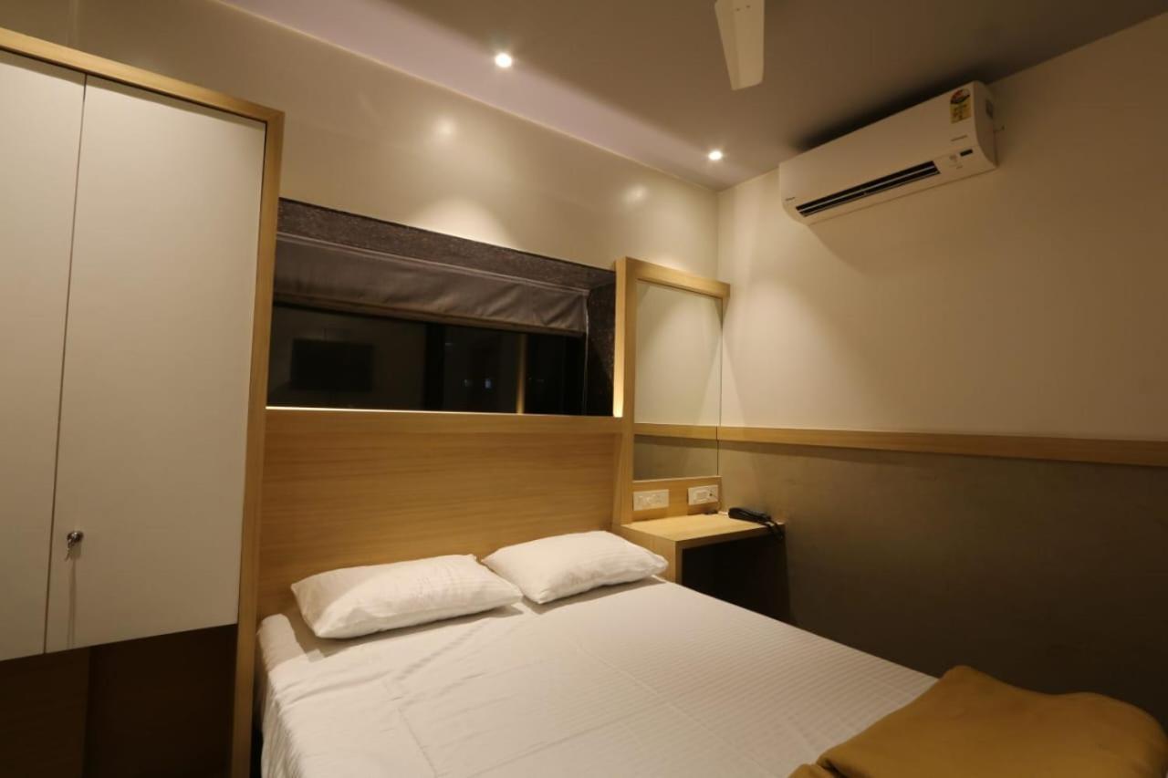 Avenue 10 Boutique Hotel Пуне Екстер'єр фото