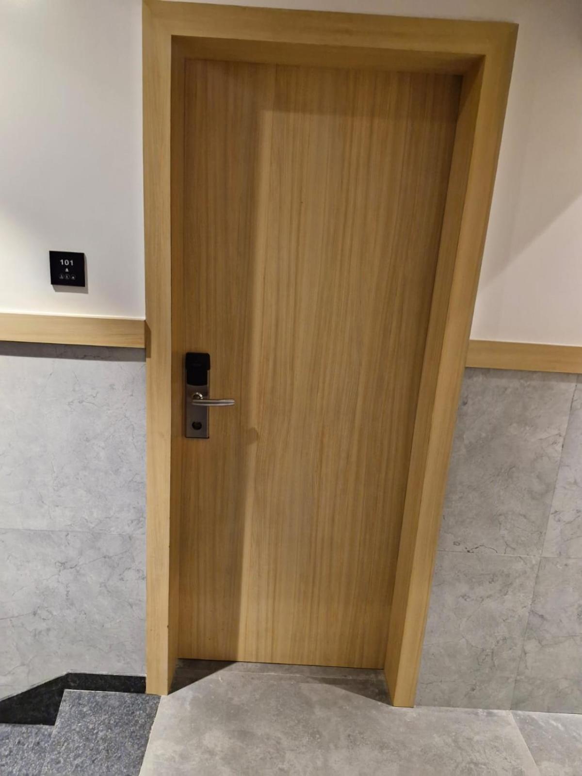 Avenue 10 Boutique Hotel Пуне Екстер'єр фото